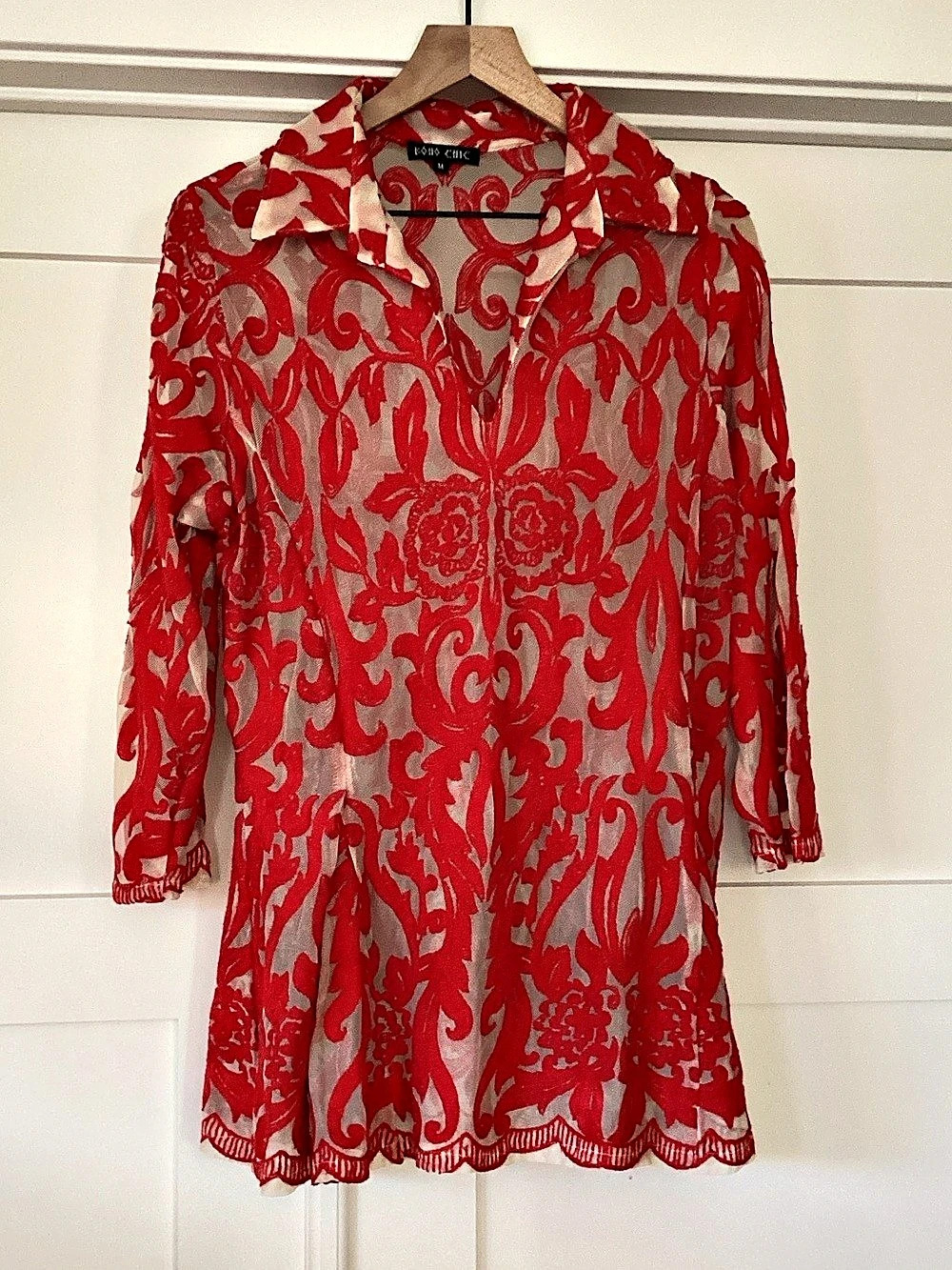 Bona Chic Abstract Mesh Blouse in Red & White Size Medium Like New
